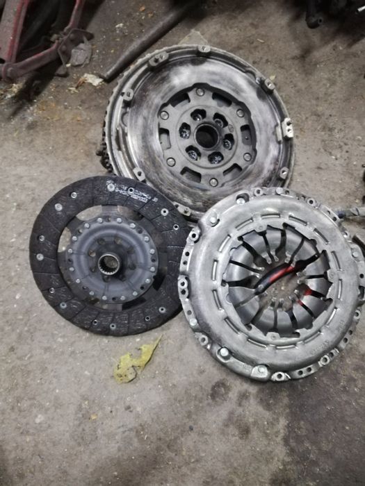 На части дачия дъстър 1.2 турбо 125коня 6скорости