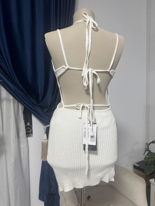 Rochie scurta de plaja Bershka cu decupaje din tricot mărimea S