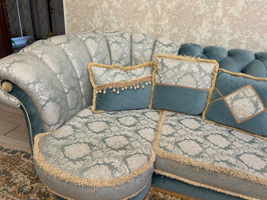 Продам красивый диван