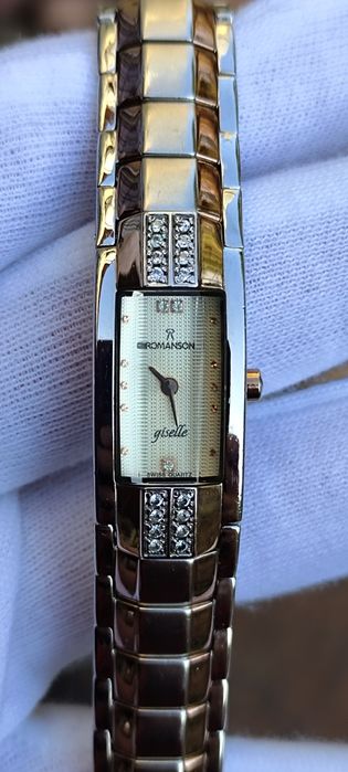 Продам часы женские красивые