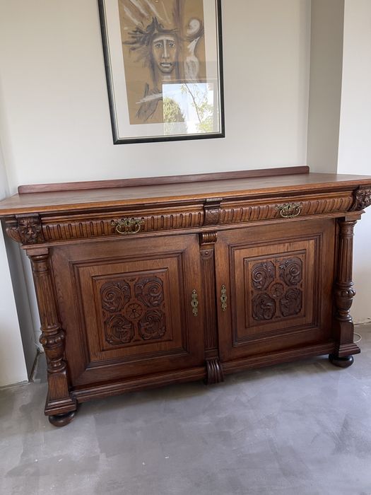 Антика шкаф реставриран