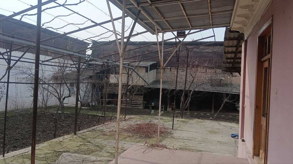 Уй сотилади 10 сотих 8 хона Пахтаобод