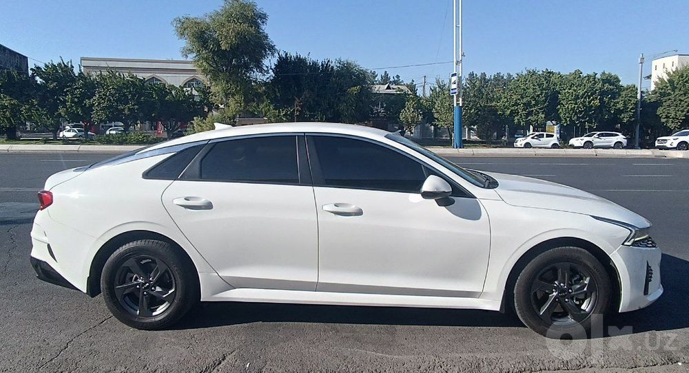 Kia K5 sotiladi. 2022yil