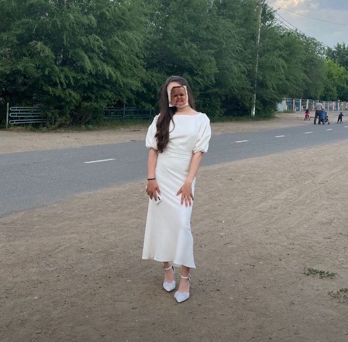 белое платье ……..