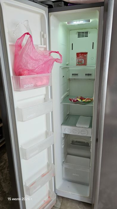 Двухкамерный холодильник Midea