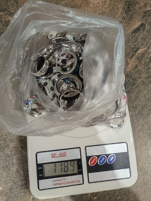 Продавам нови сребърни пръстени