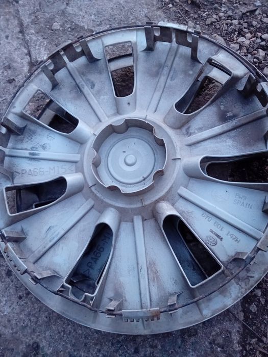 Продавам два оригинални таса от Шкода 14цола