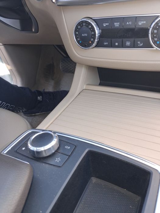 Продавам Мерцедес ML 350