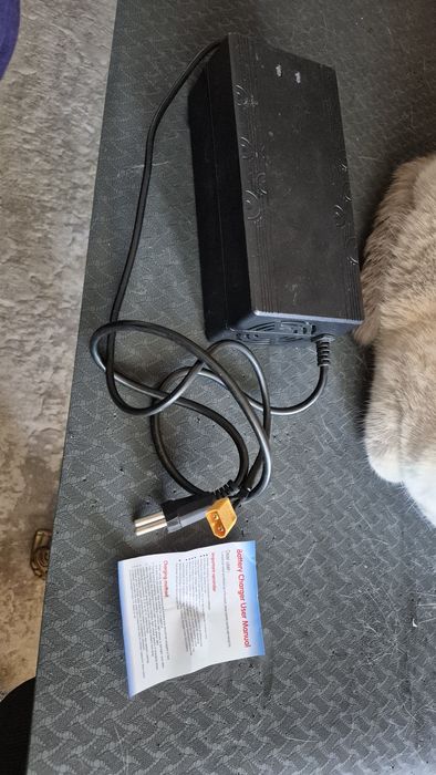 Încărcător baterie Li-Ion 88.2V 21S 5A Mufă XT60