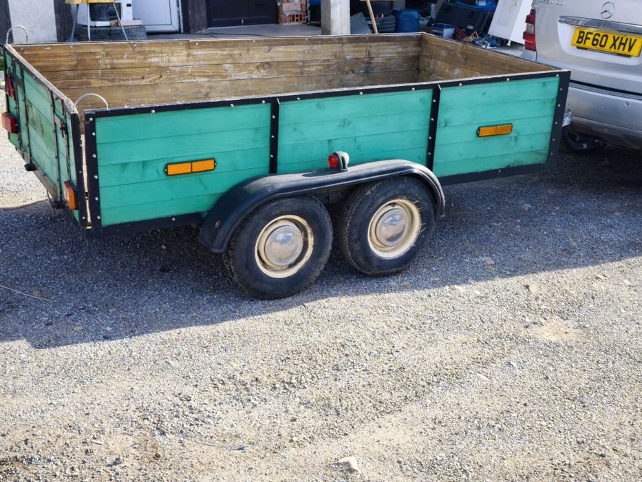 Продавам Ремарке на две оси