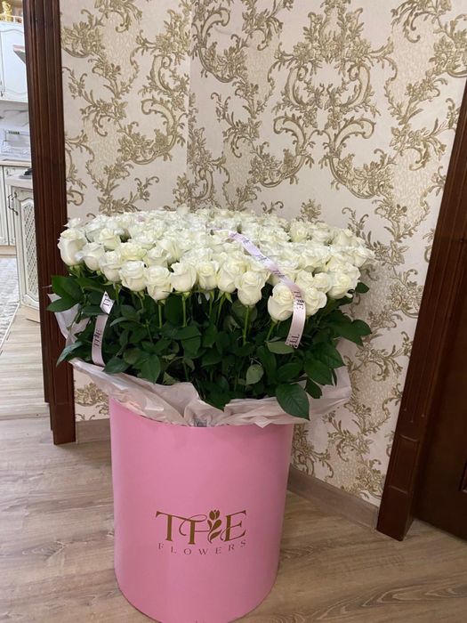 Свежие цветы роза