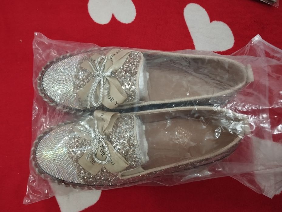 Vând pantofi de damă sport casual 150 lei lei