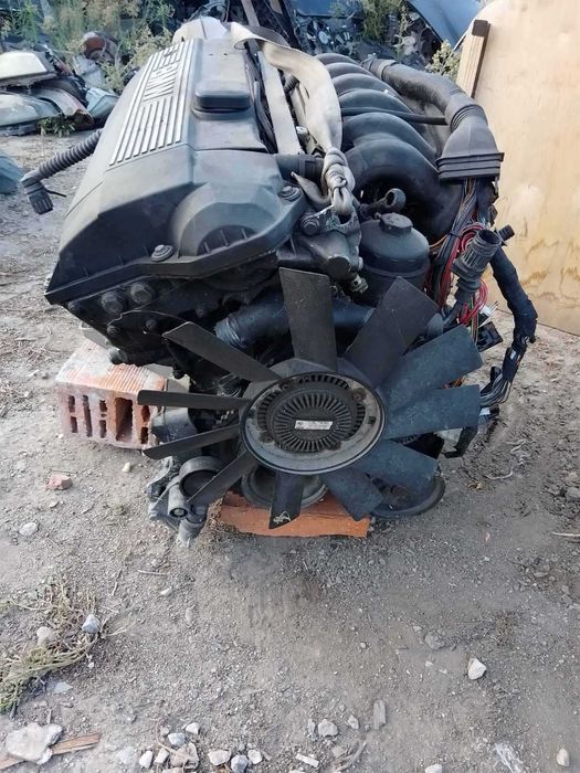 Двигател от е39 520i