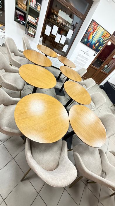 8 mese rotunde din stejar cu picior metalic