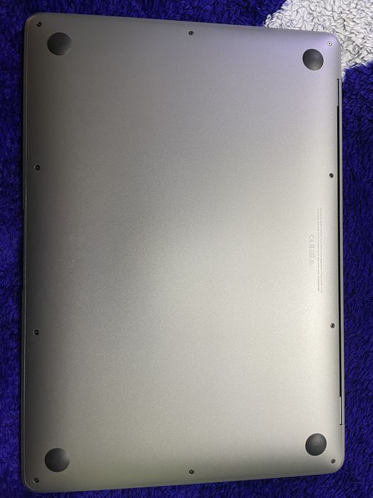 MacBook Air m1 8/256 состояние нового