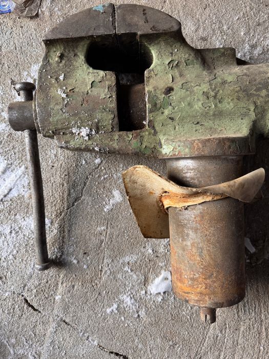 Тиски рабочий в хорошем состоянии