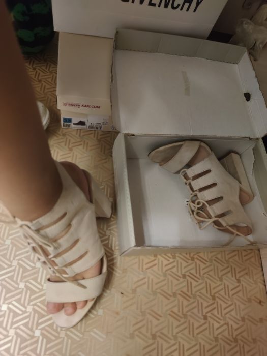 Продам супер босоножки