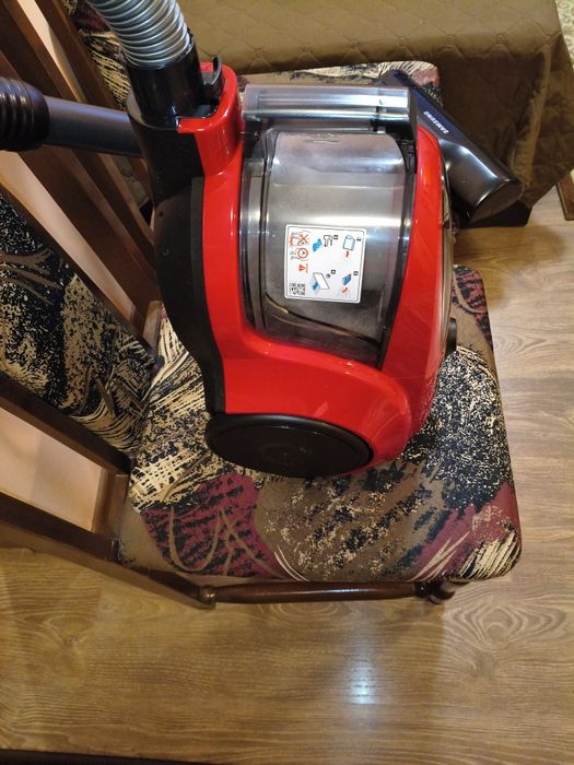 Прахосмукачка Samsung с кабел