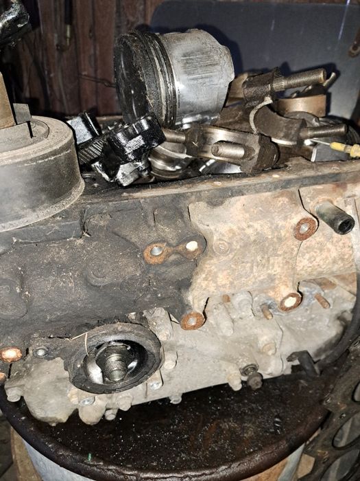 Diverse piese de motor Mazda b2500 preț negociabil