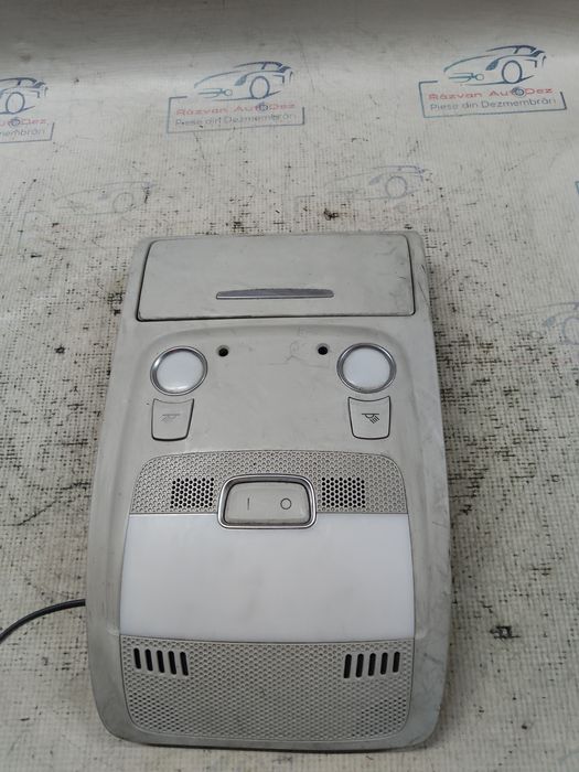 plafoniera audi a4 b8 2011