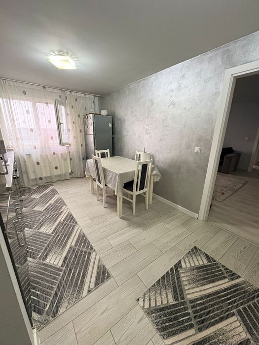 Vând apartament mobilat
