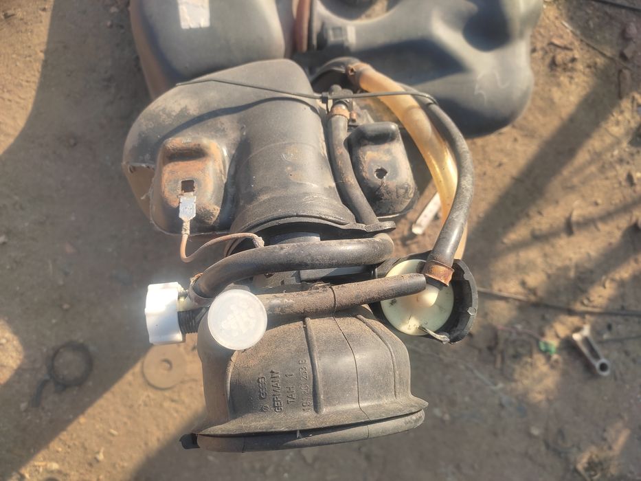 Продам топливный бак Golf 2