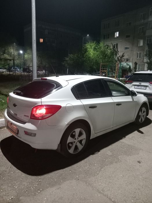 Шевролет Круз. В отличном состоянии.