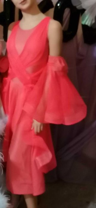 Продава рокля за стандарт