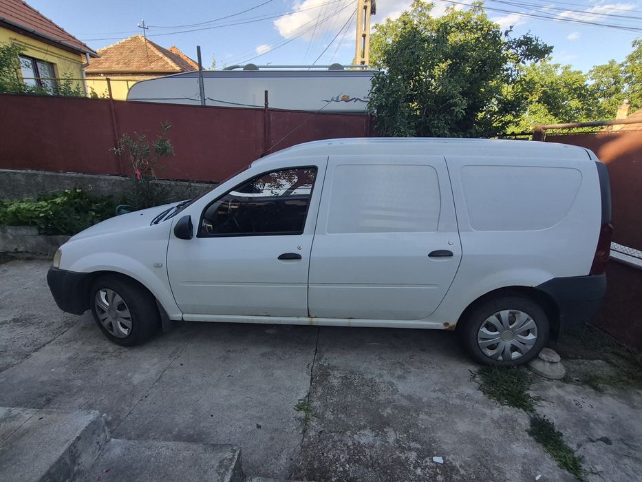 Vând Dacia Logan Van