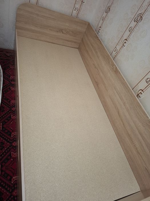 Кровать полутороспальная