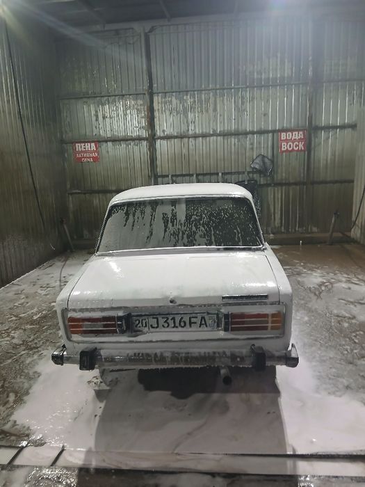 Srochna sotiladi 2106 lada