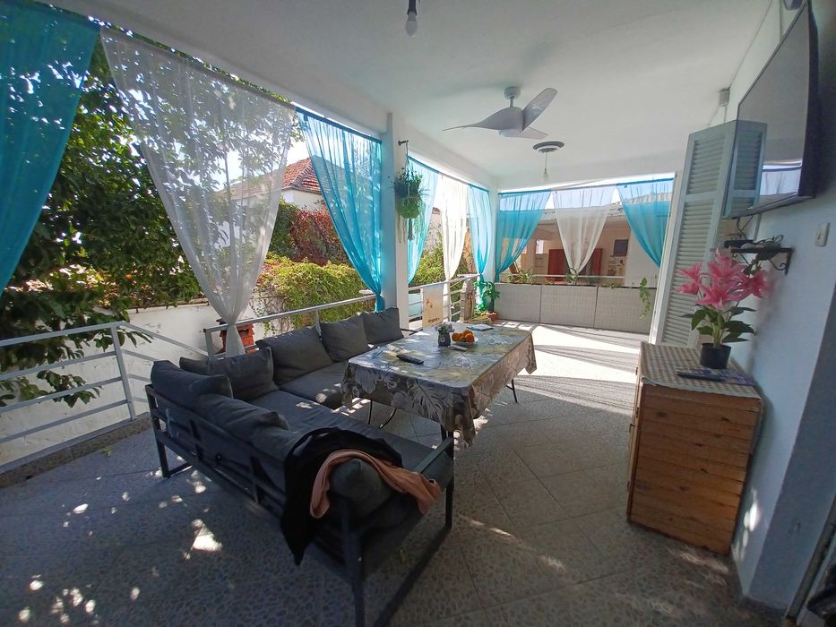 Продава къща с 3 апартамента 105м2 с гледка море в Аспровалта, Гърция