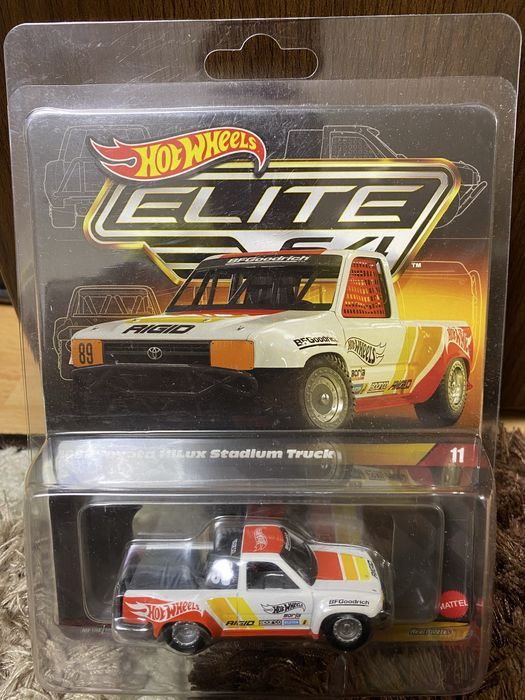 Hot Wheels Elite 64 Toyota Hilux 1989 macheta auto scara 1:64