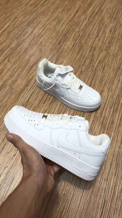 Срочно продам Nike Air Force I