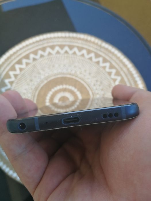 LG G7 ThinQ - Defect  (bateria) - display OK - pentru piese / reparat