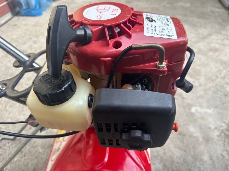 Motosapă flori si randuri