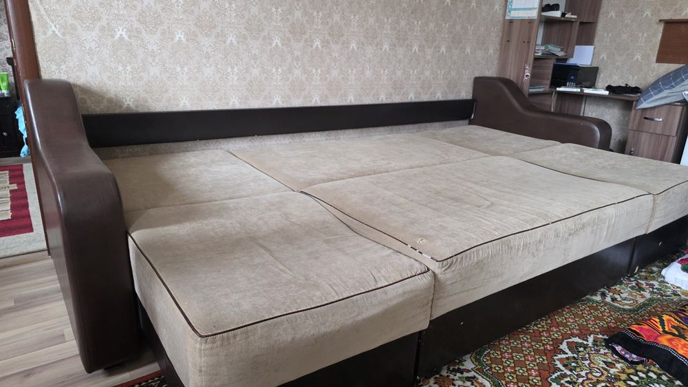 Продам б/у диван