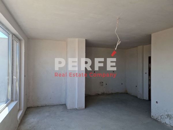 Продава се Тристаен апартамент в Бургас, Сарафово - 91 кв.м за 1642 €/кв.м - Снимка #4