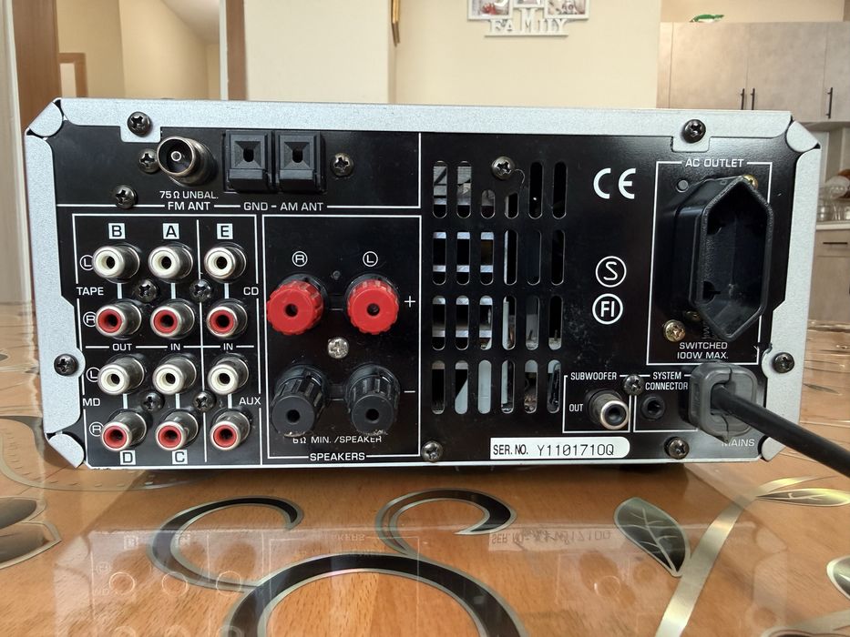 Yamaha RX-E100 Мини ресивър