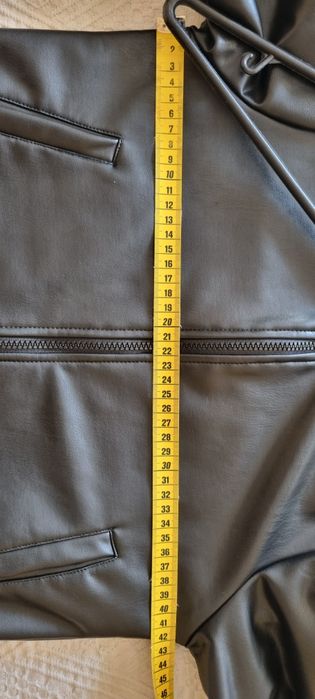 Яке за момиче, еко кожа