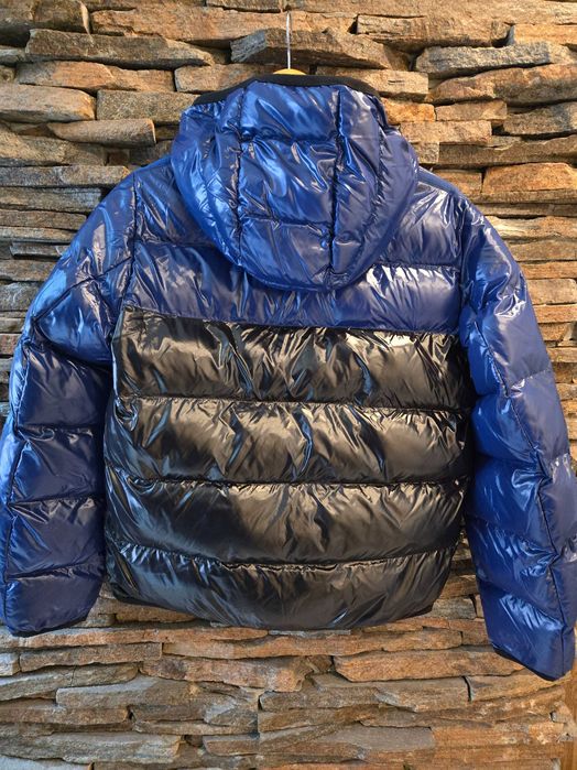 Детско яке GEOX / 13 - 14 г. Перфектно състояние с лек дефект