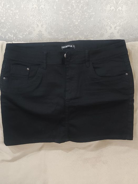 Короткая юбка черная