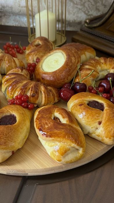 Домашняя выпечка хаит и пасха.   Булочки  , Рулеты  ,куличи  , чак чак