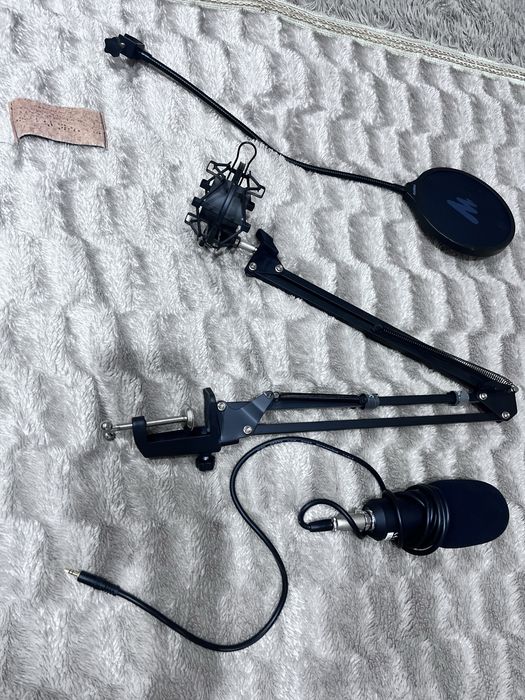 Продам микрофон maono