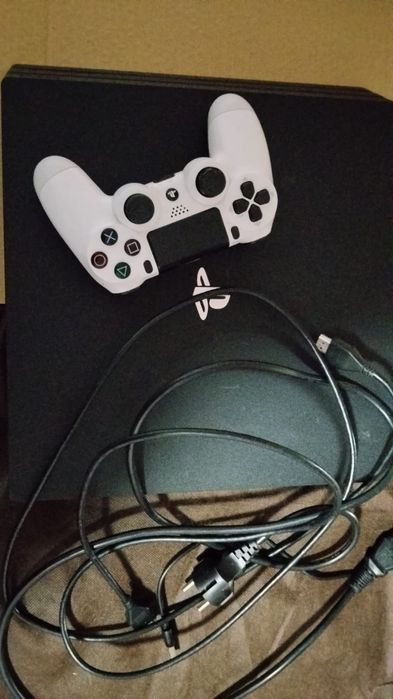 Продается пс4 про