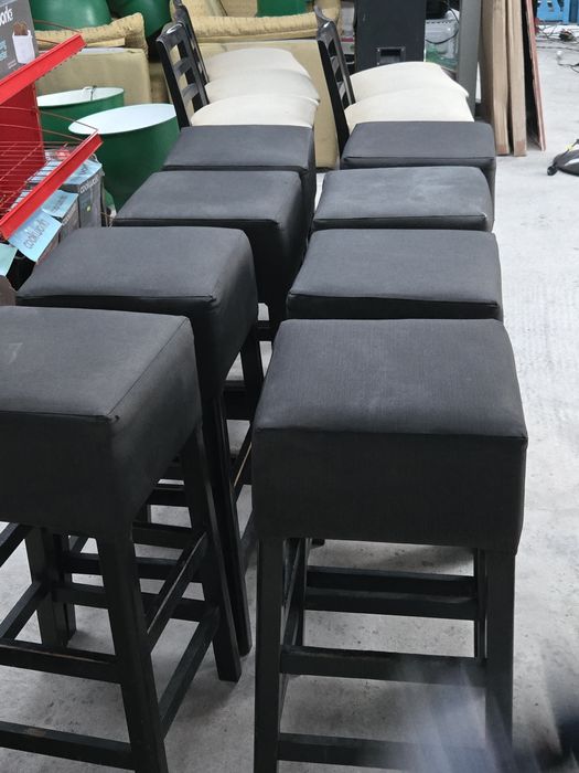 Бар стол от дърво