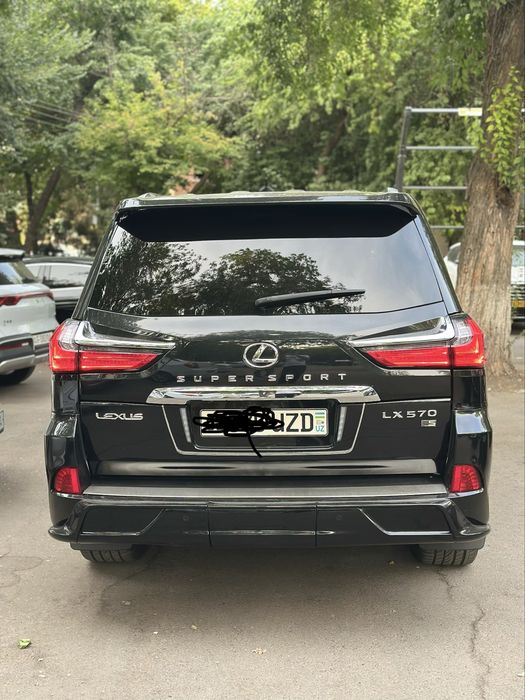 Lexus LX570 S restaling sotiladi
