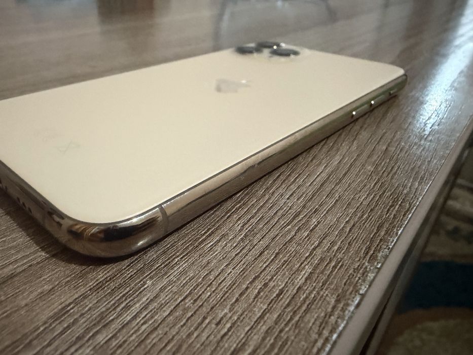 Продам Iphone 11 pro