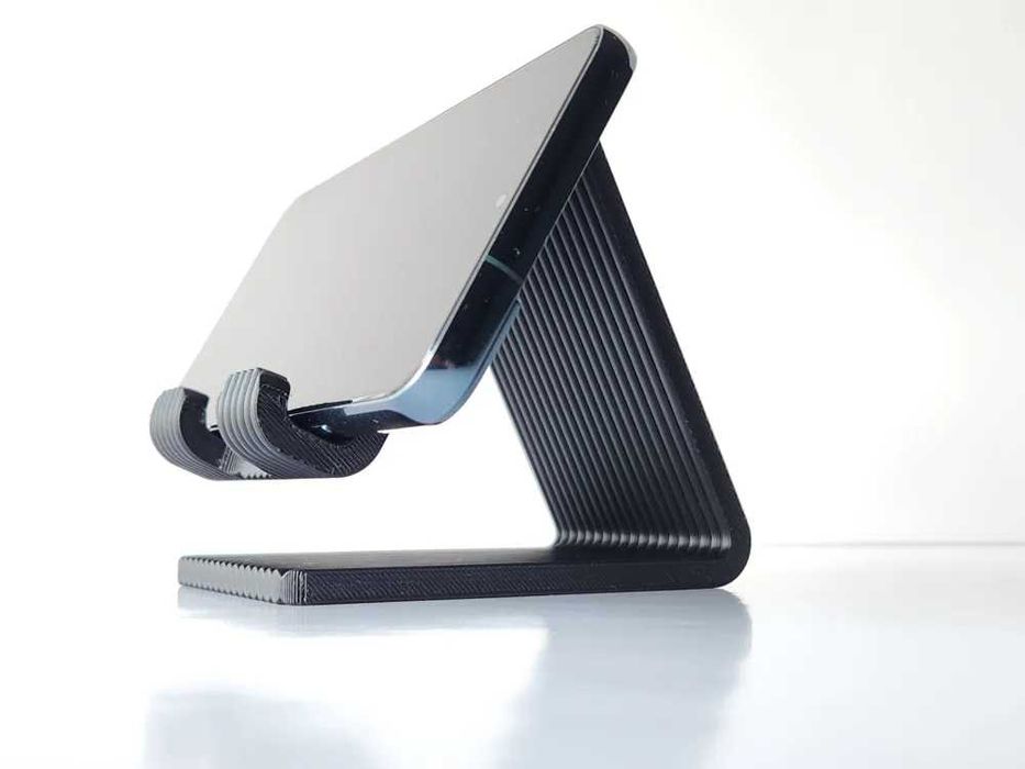 Стилна стойка за телефон, отпечатана на 3D принтер