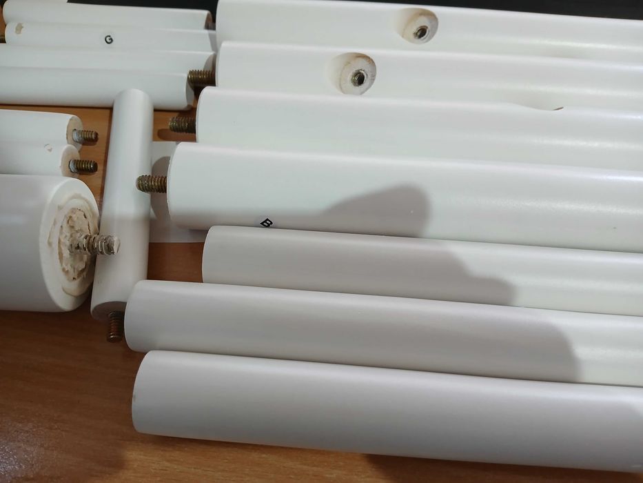 Cuier lemn SEANTUA, 8 carlige, alb, reglabil